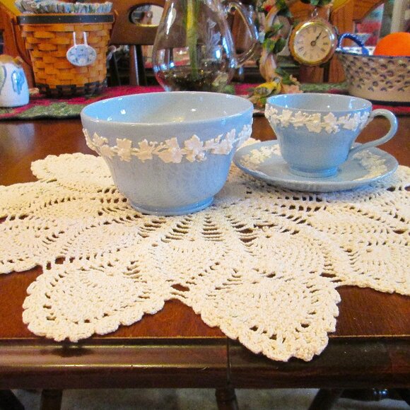 Wedgwood 3 piece set Etruria & Barlaston made in England Embossed Queensware bow - Picture 9 of 11